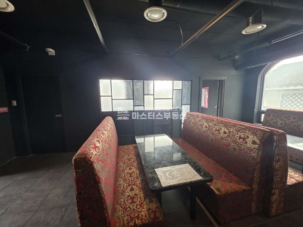 인천 연수구 옥련동 사진있음. 시설무권리유원지 메인 식당거리 라인 2층. 약54평 월세 매물번호 11371 사진 5