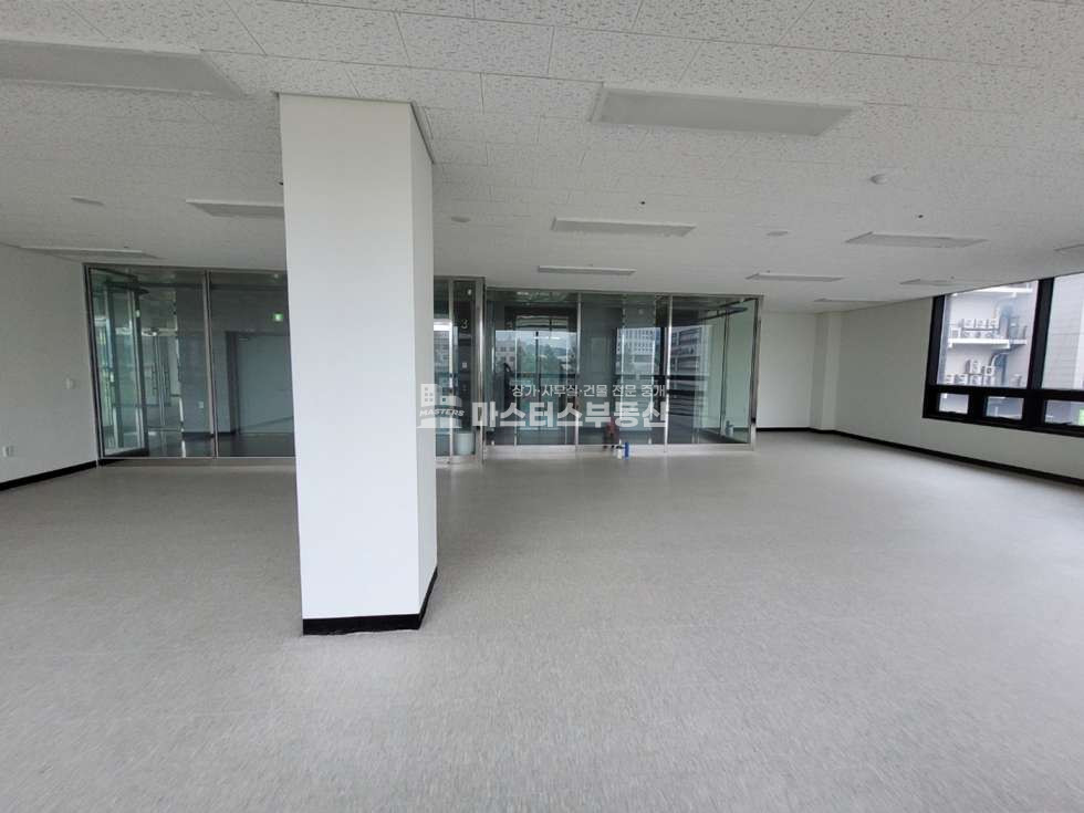 인천 남동구 구월동 약100평, 남동세무서인근 도로변 코너자리 건물2층 무권리 공실 월세 매물번호 11180 사진 2