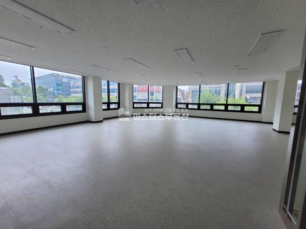 인천 남동구 구월동 약100평, 남동세무서인근 도로변 코너자리 건물2층 무권리 공실 월세 매물번호 11180 사진 6
