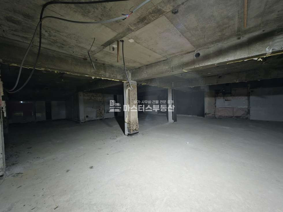 인천 남동구 만수동 약57평, 무권리 지층 만수동 모래내시장 역세권 대로변 공실 월세 매물번호 10553 사진 1