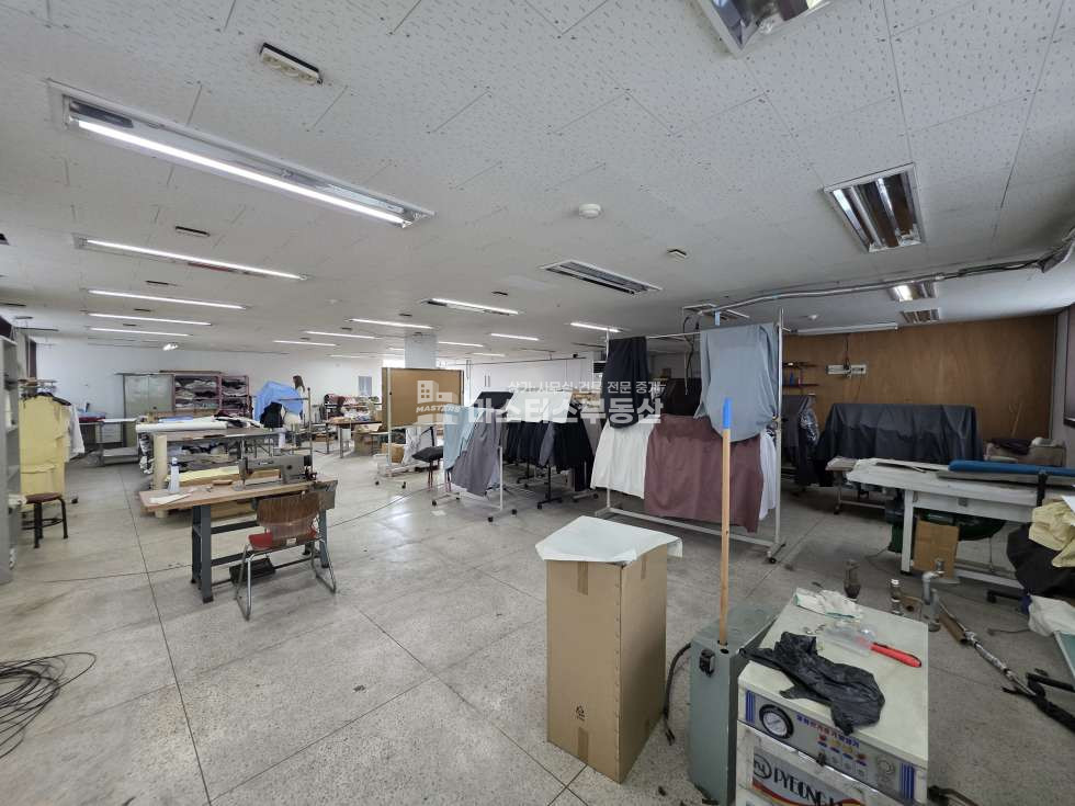 인천 미추홀구 주안동 약63평, 주안 신기사거리 도로변 전면노출 3층 단독사용 무권리 월세 매물번호 11302 사진 1