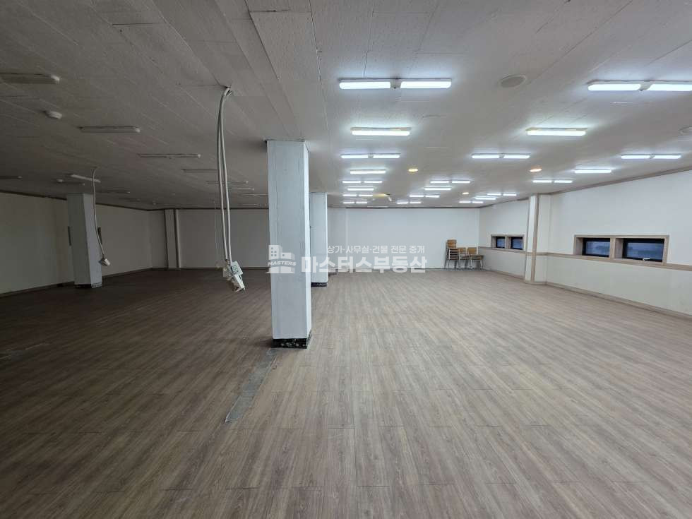 인천 남동구 만수동 약57평, 모래내사장 역세권 도로변 3층 무권리 공실 월세 매물번호 10552 사진 1