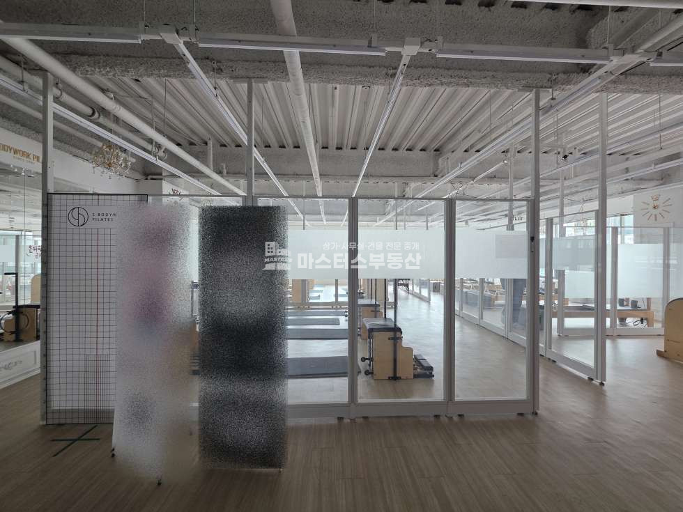 인천 남동구 구월동 전용62평, 로데오 메인상권 3층 코너자리 2면 노출 무권리 월세 매물번호 11345 사진 5