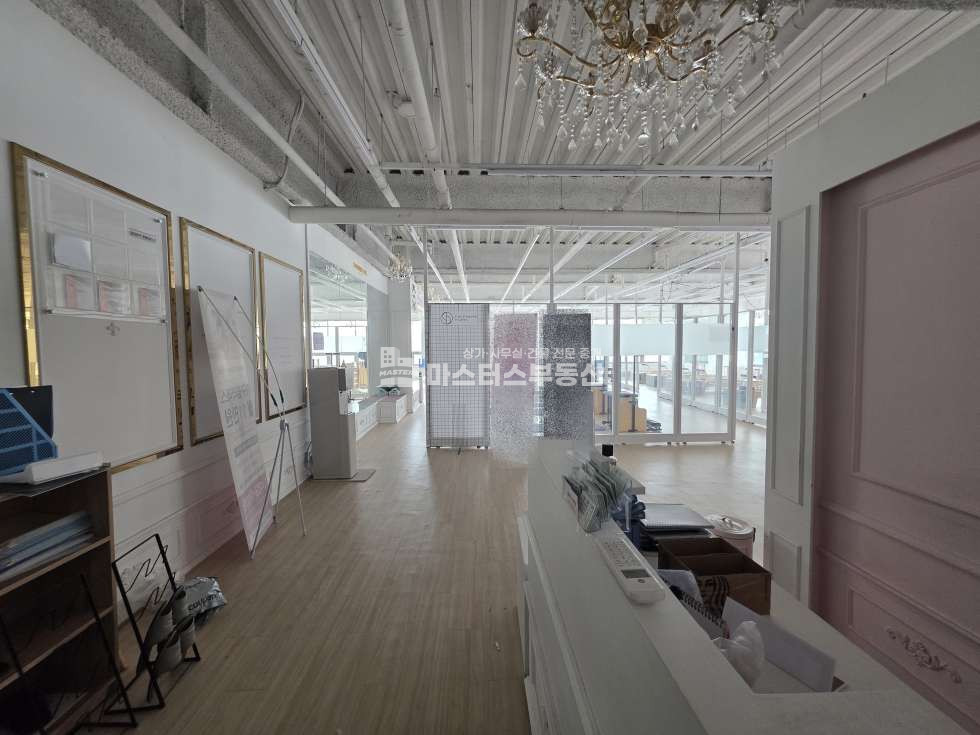 인천 남동구 구월동 전용62평, 로데오 메인상권 3층 코너자리 2면 노출 무권리 월세 매물번호 11345 사진 12