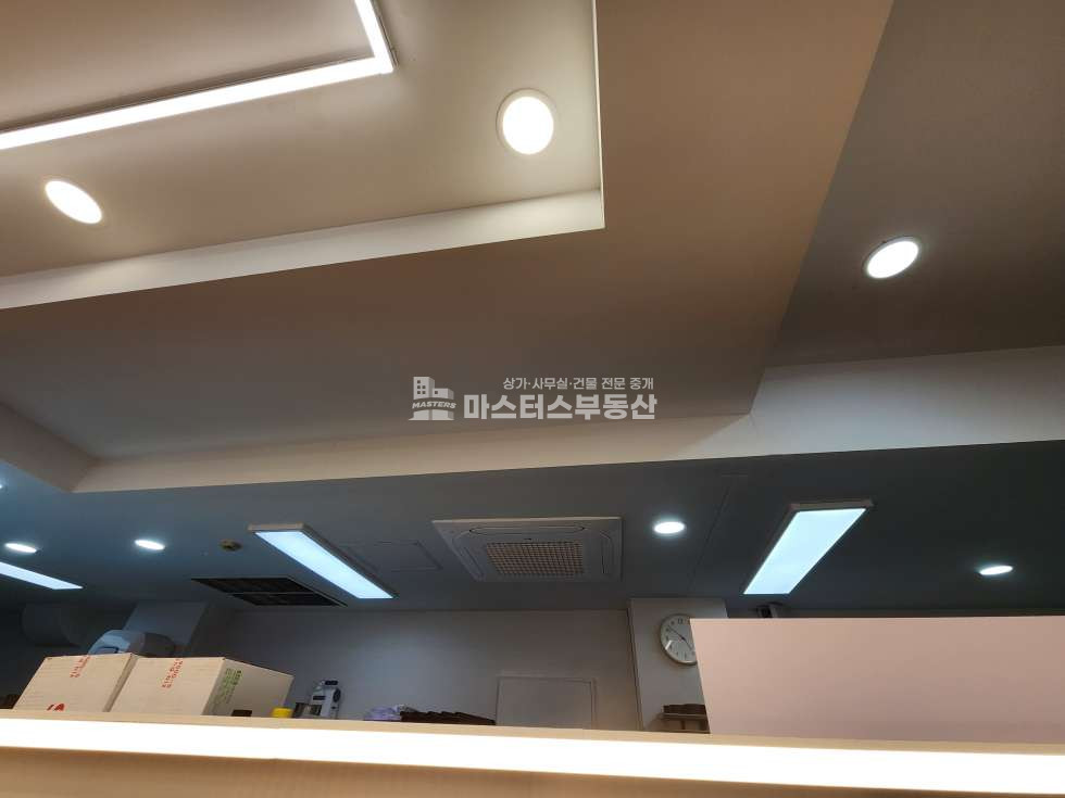 인천 연수구 옥련동 급매.옥련동에서 제일 자리좋은 코너자리. 동시신호교차로 바로앞.1층 약25평 월세 매물번호 11375 사진 2