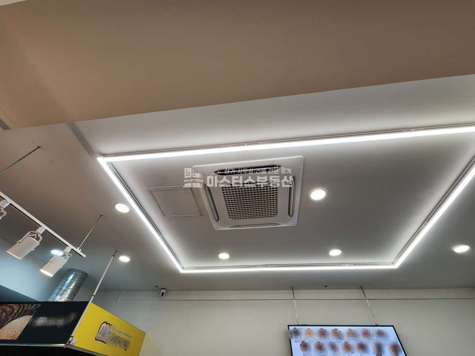 인천 연수구 옥련동 급매.옥련동에서 제일 자리좋은 코너자리. 동시신호교차로 바로앞.1층 약25평 월세 매물번호 11375 사진 3