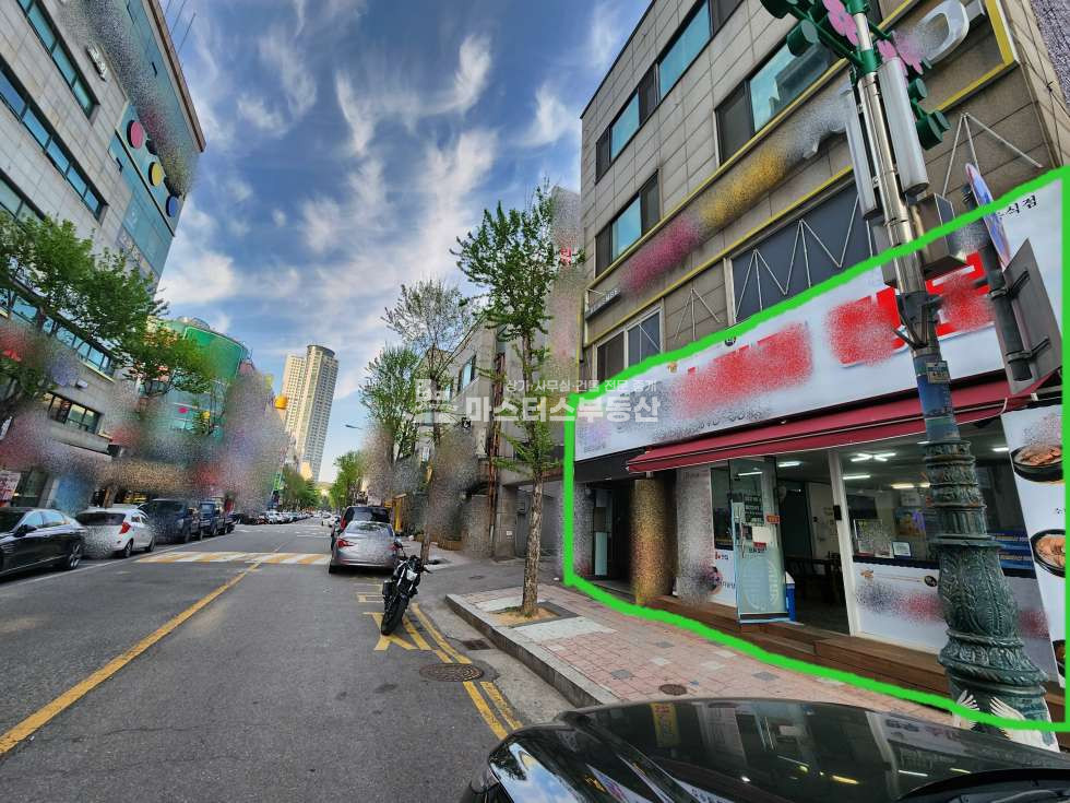 인천 연수구 연수동 연수동 먹자골목 시작라인. 1층도로변 전면노출. 약33평 월세 매물번호 11386 사진 1
