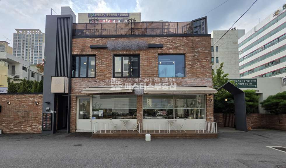 인천 남동구 구월동 약19평, 모래내시장역 도보1분 1층 테라스있는 감성카페 월세 매물번호 11665 사진 1