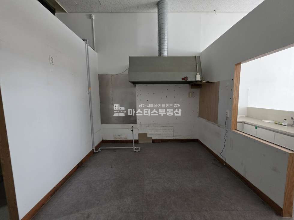 경기 시흥시 은행동 전용14평, 은계호수 대단지 아파트 상권 대로변 1층 상가 월세 매물번호 11694 사진 4
