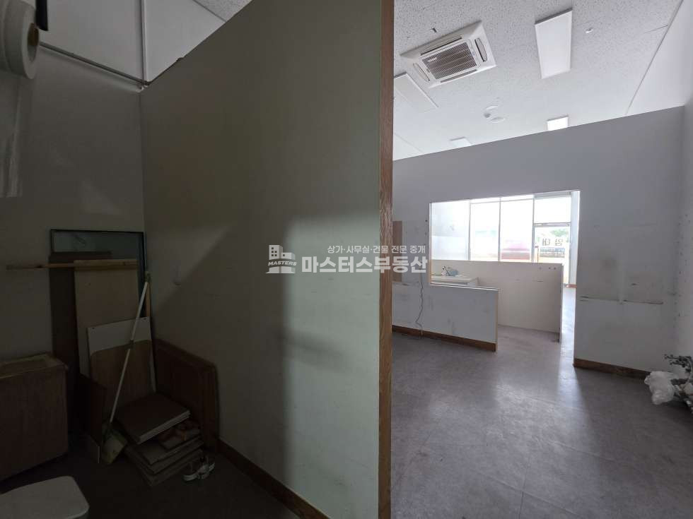 경기 시흥시 은행동 전용14평, 은계호수 대단지 아파트 상권 대로변 1층 상가 월세 매물번호 11694 사진 8