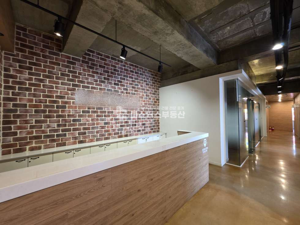 인천 남동구 구월동 1동 전용106평, 로데오 광장 중심 6층 병원시설되어있는 무권리 공실 월세 매물번호 11698 사진 1