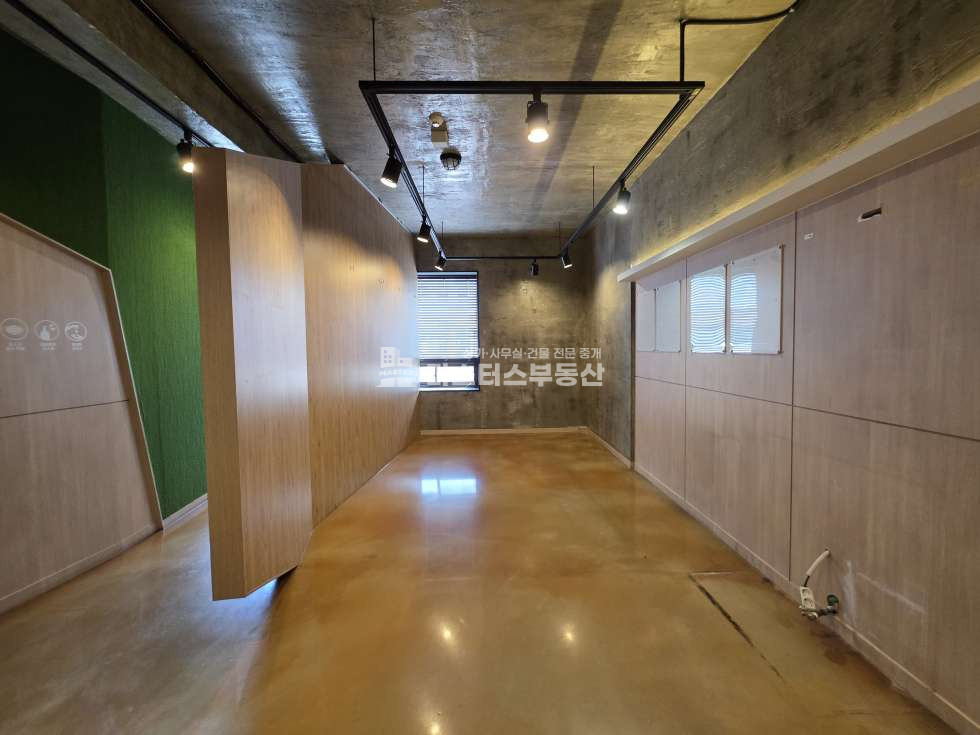 인천 남동구 구월동 1동 전용106평, 로데오 광장 중심 6층 병원시설되어있는 무권리 공실 월세 매물번호 11698 사진 2