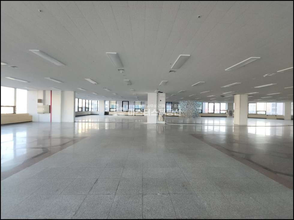 인천 부평구 부평동 1동 부흥오거리 대로변 노출최고 대형평수 상가 임대 월세 매물번호 10799 사진 3