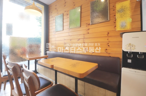 인천 연수구 옥련동 사진 o. 사거리 코너건물 1층 상가. 대로변전면노출 월세 매물번호 11505 사진 3